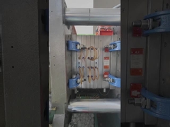 macchine per stampaggio ad iniezione per la fabbricazione di tappi