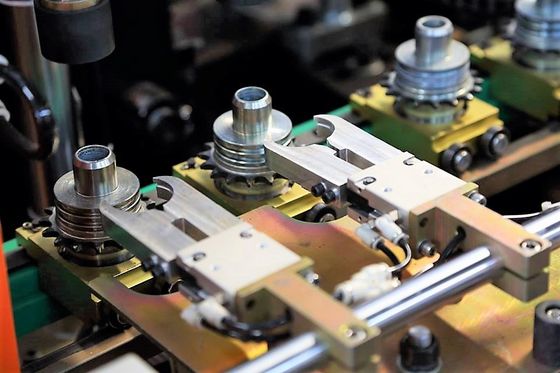 comprare Macchina automatica piena dello stampaggio mediante soffiatura del recipiente di plastica della bevanda della bottiglia di olio dell'acqua dell'ANIMALE DOMESTICO 0~20L online manufacture